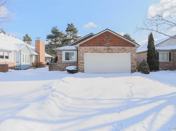 327 Mae Ct, Romeo, MI 48065