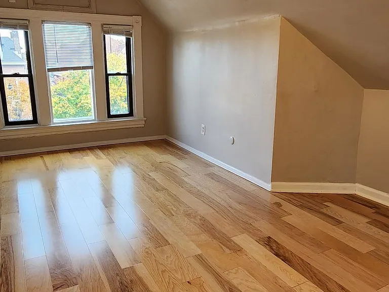 300 S Negley Ave #5 — Photo 4