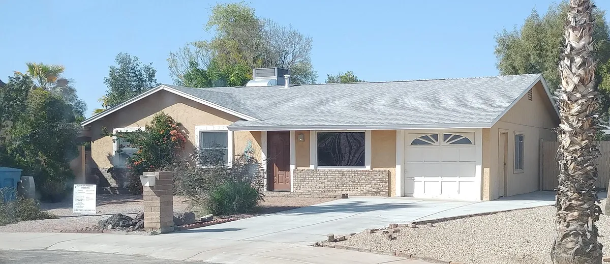 Building Photo - 3724 E Gelding Dr