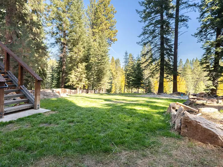 10990 Palisades Dr — Photo 35