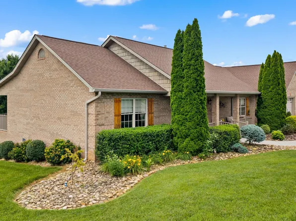 1040 Southwind Cir, Dandridge, TN 37725