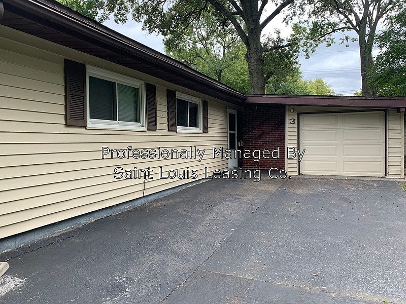 1st image of 3 Bayberry Ln