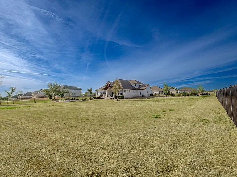 217 Northcrest Dr — Photo 38