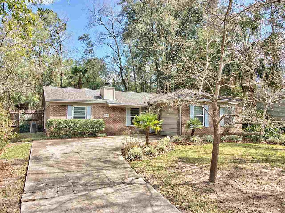 1st image of 3205 Wood Hill Dr