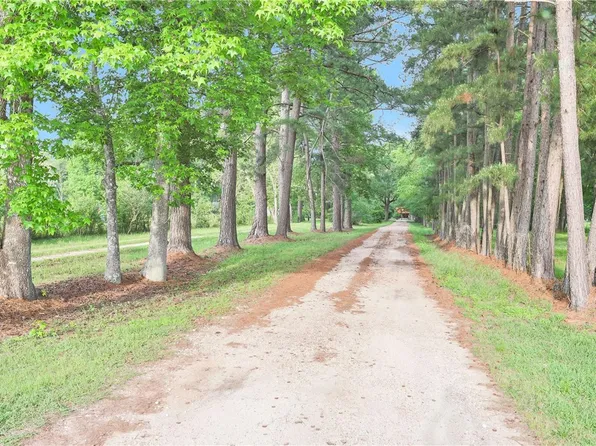 16180 Highway 321, Dayton, TX 77535