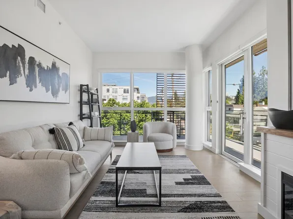 422 E 3rd St #321, North Vancouver, BC V7L 1E6