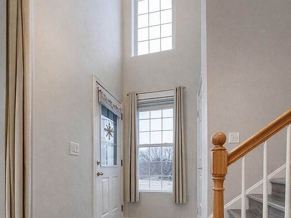 3rd image of 3308-3308 Bromley Ln