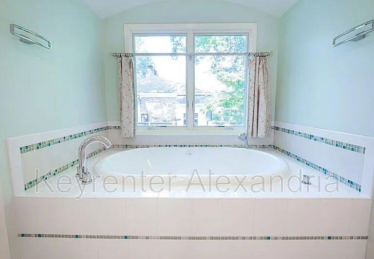 906 Neal Dr — Photo 37