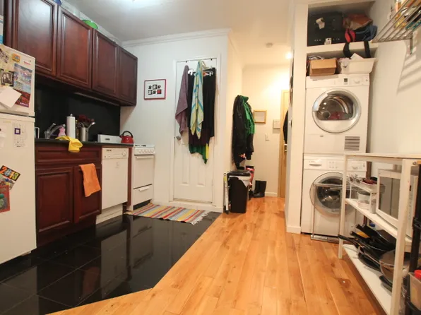 225 E 28th St #2C, New York, NY 10016