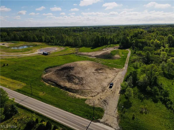 E River Rd, Columbia Station, OH 44028