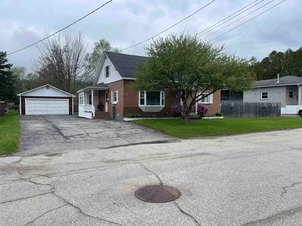 39 Countryside Avenue, Berlin, NH 03570