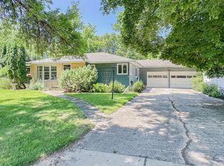 540 S 8th St, Bird Island, MN 55310