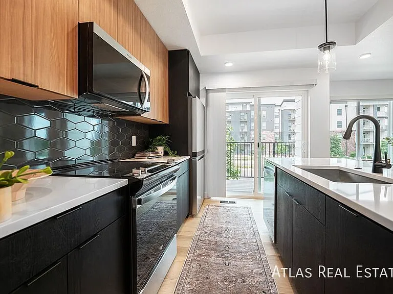 240 Osiander Street — Photo 6