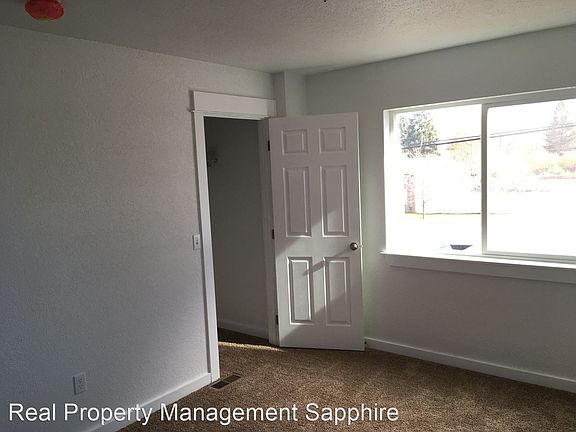 3rd image of 107 Belmont Ave APT 1