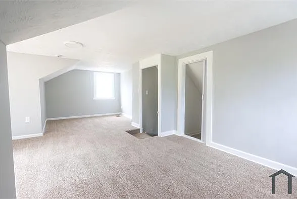1119 W 11th St — Photo 21