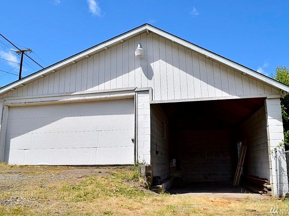 2 car garage w/ Carport/ RV/ Boat parking