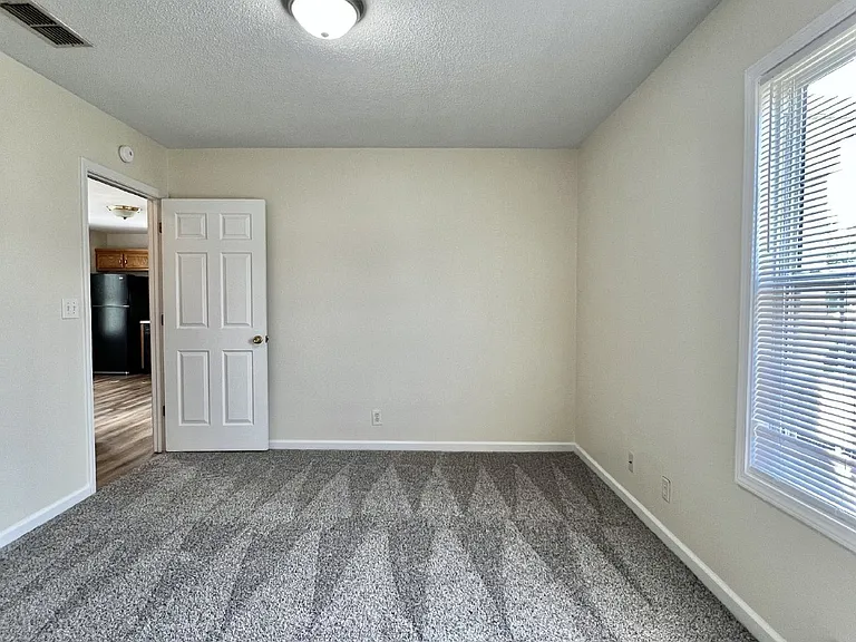 1118 Keith Ave — Photo 15