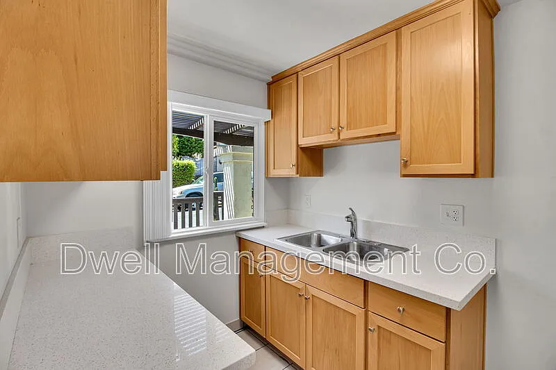 1 bed, 1.0 bath, 600 sqft, $1,995 — Photo 3
