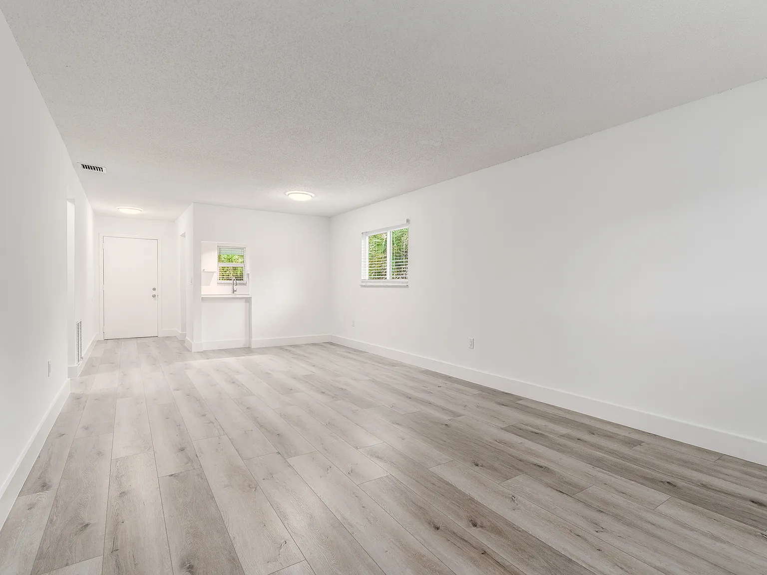 2 bed, 900 sqft, $1,850 — Photo 3
