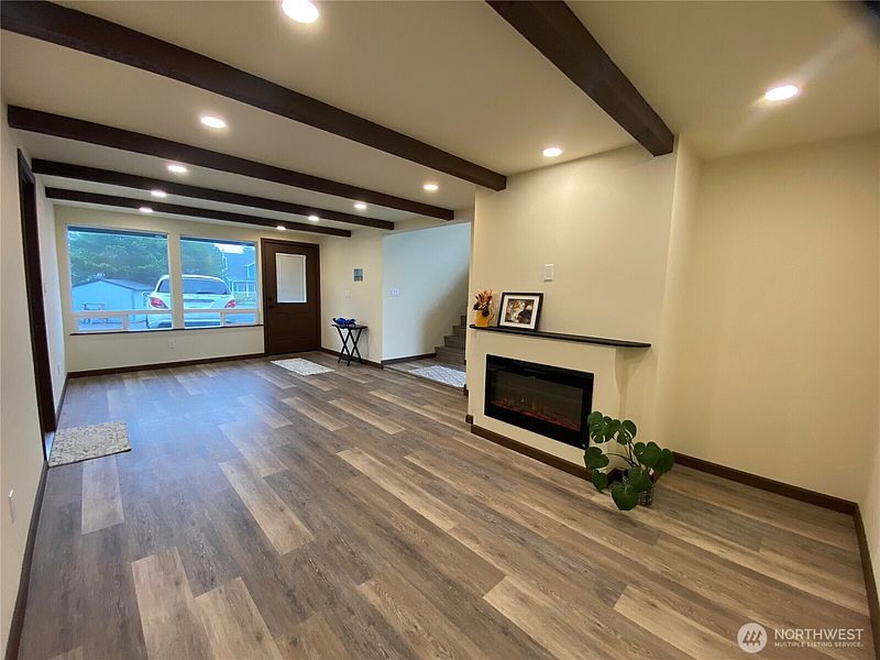 3rd image of 313 Sand Dune Avenue NW