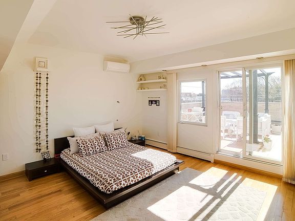 4th image of 141 Bay 50 St Unit 3