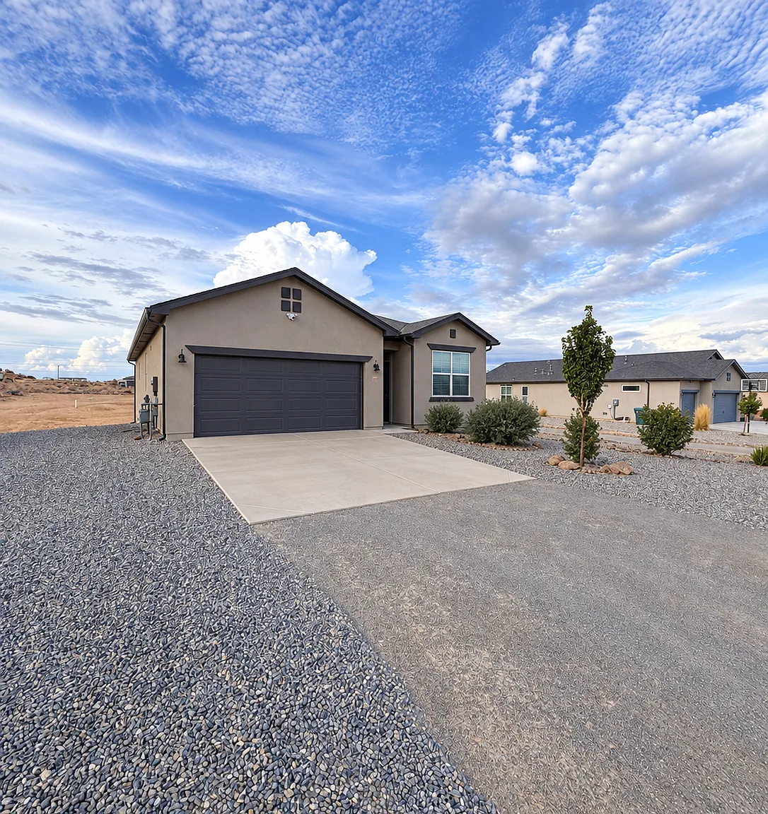 6 bed, 2825 sqft, $4,049 — Photo 2
