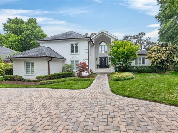 100 Holly Cres, Virginia Beach, VA 23451