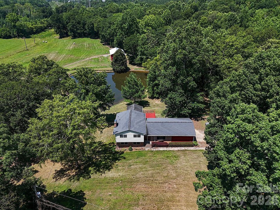 1st image of 813 Robinson Clemmer Rd