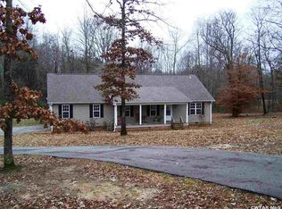 135 Battleground Dr, Wildersville, TN 38388