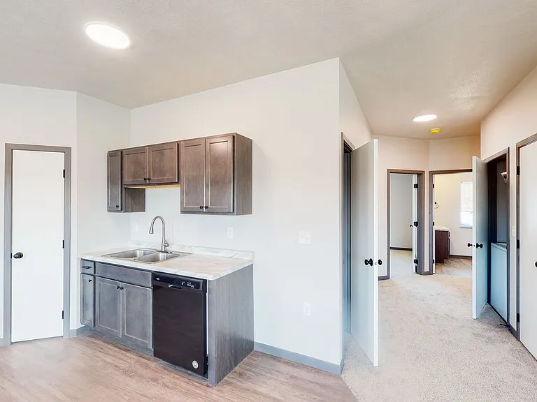 5800 Sunnybrook Plz — Photo 20