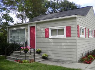 9206 Cooley Lake Rd, White Lake, MI