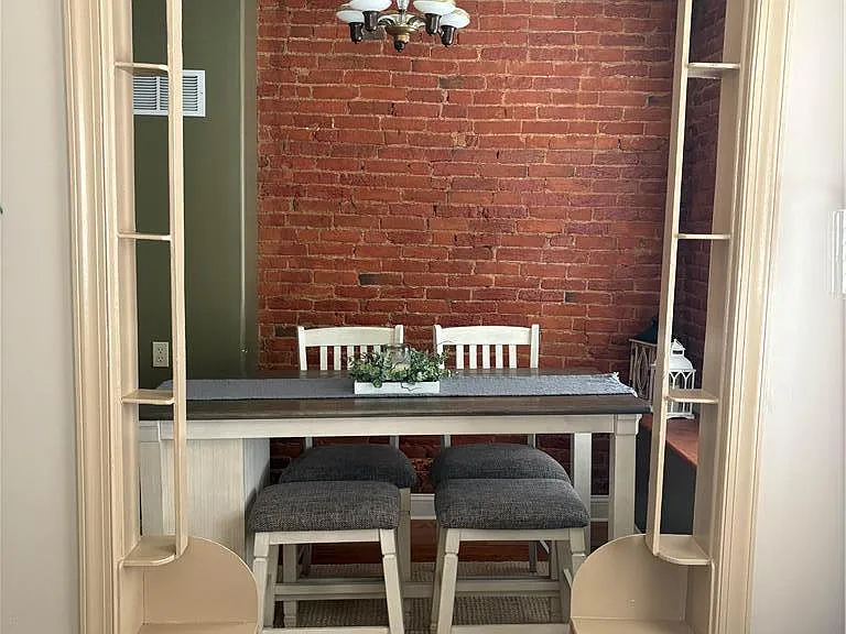 21 E North St #2 — Photo 14