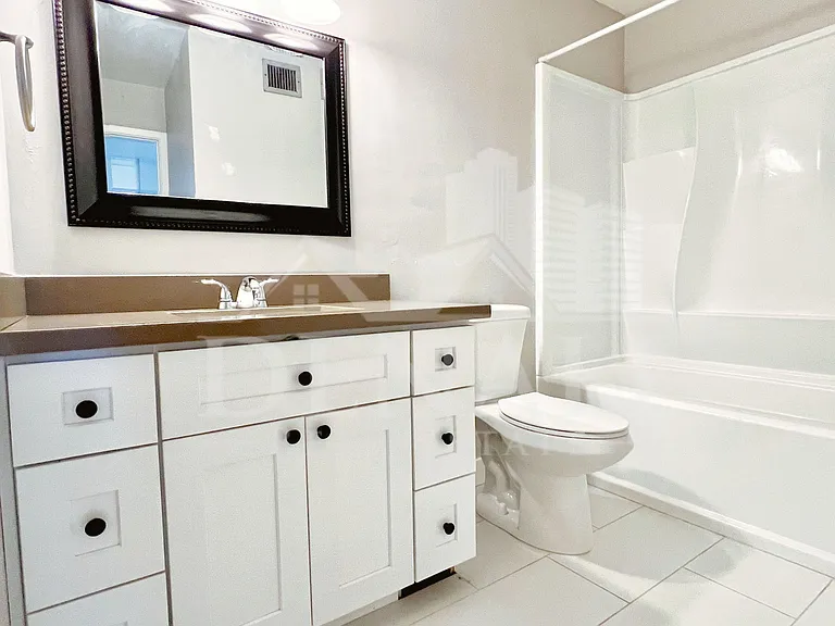 1220 W Romo Jones St — Photo 23