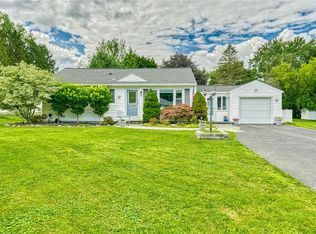 55 Creek Hill Ln, Rochester, NY 14625