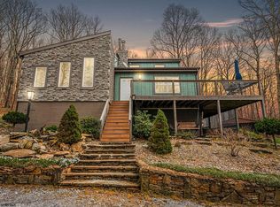 201 Gandalf Rd, Masontown, WV 26542