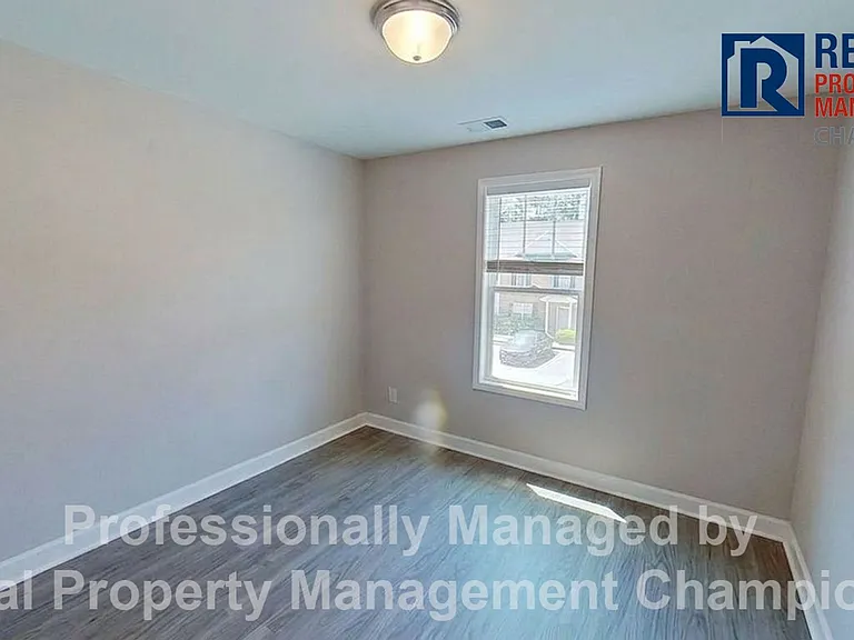 148 Lincoln Place Cir — Photo 15