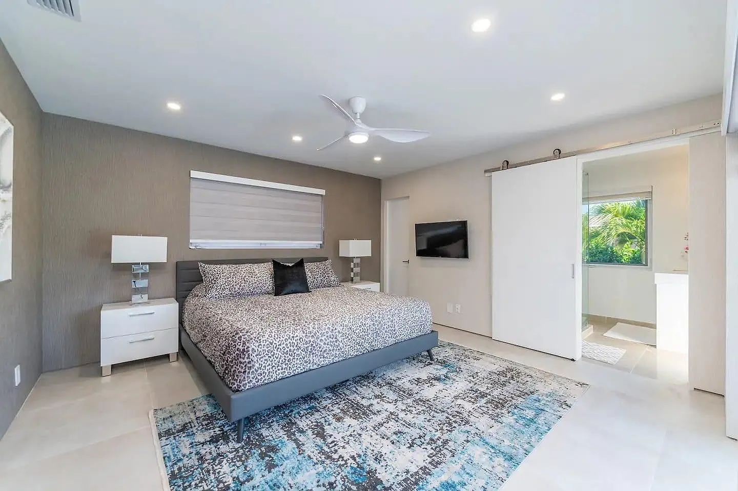 3 bed, 2.0 bath, 1585 sqft, $6,500 — Photo 2