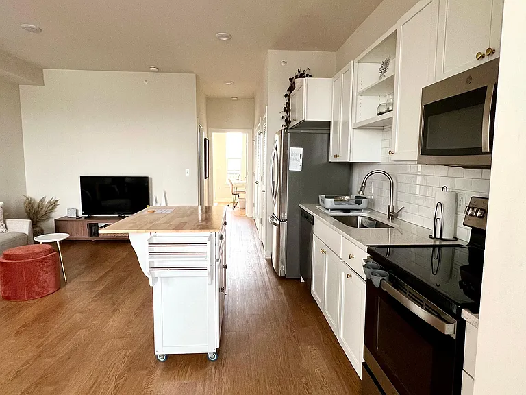 600 E Trinity Ln #305 — Photo 29
