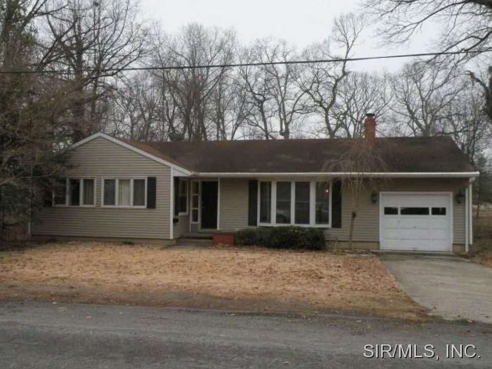 1st image of 608 Wyma Pl