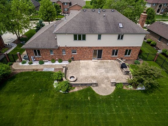 2nd image of 370 Monterey Dr