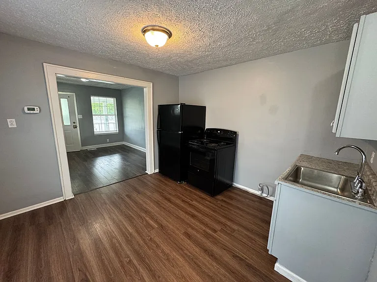 1409 E Tabor St — Photo 9