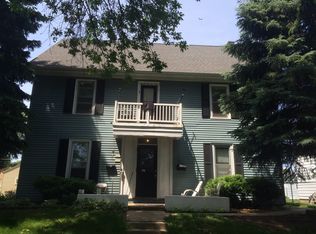 2445 S 73rd St, West Allis, WI 53219