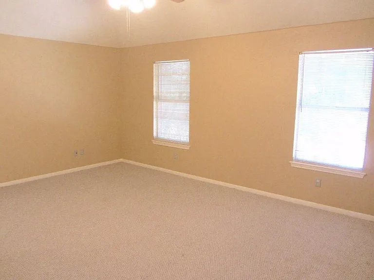 1815 Hickory Ridge Cv — Photo 19