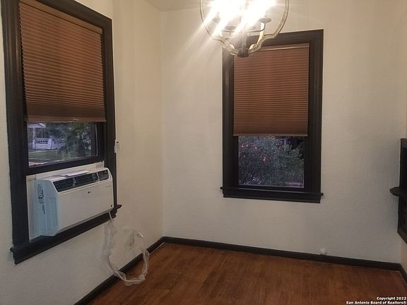 3rd image of 810 W Craig Pl #201