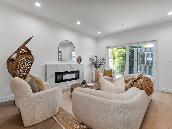 4th image of 1014 W 223rd St #4