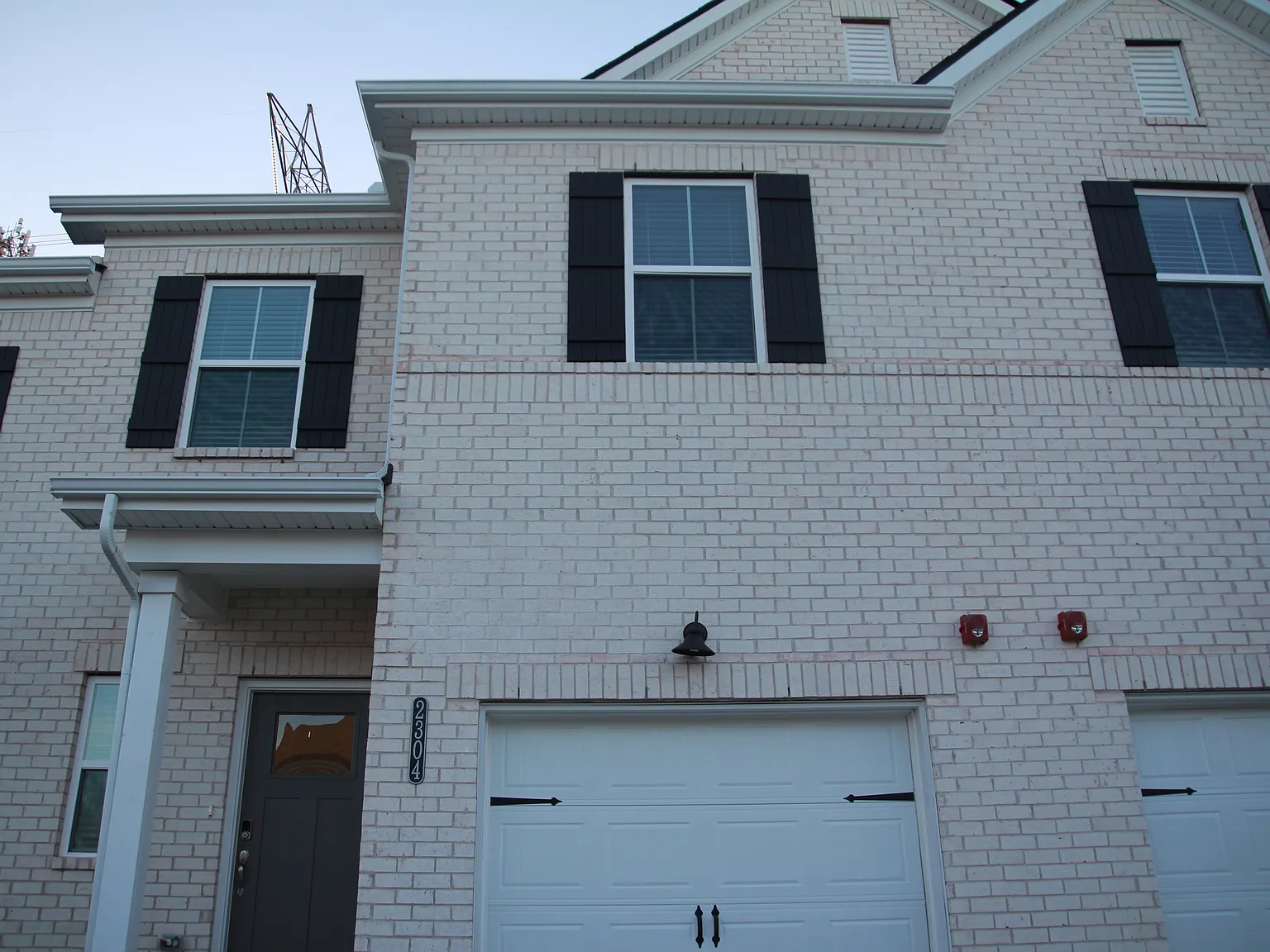 204 Douglas Bend Rd — Photo 2