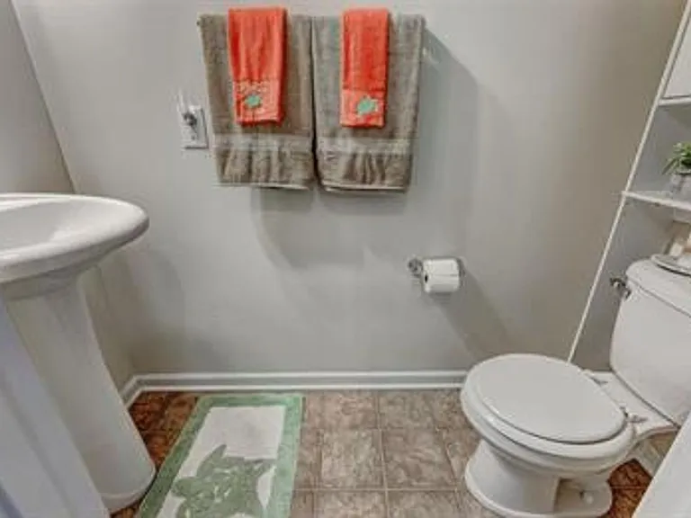 108 Auburn Dr — Photo 10