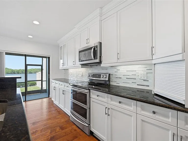 1070 Sanabel Ct NE — Photo 11