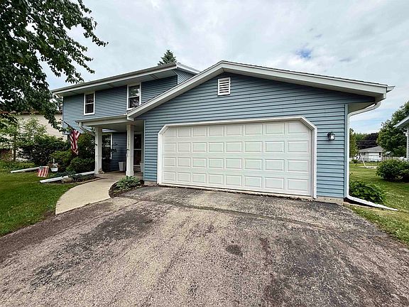 4th image of 1115 Hiawatha Dr