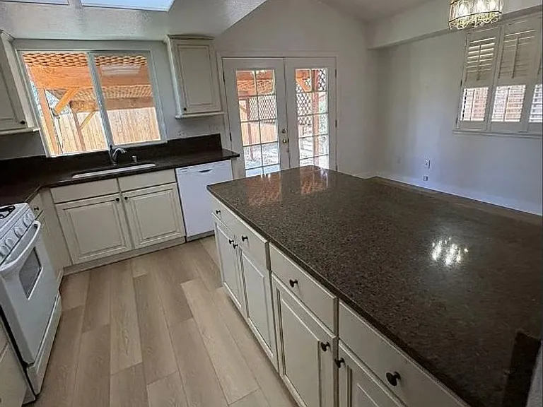 5870 Coyote Ridge Rd — Photo 6